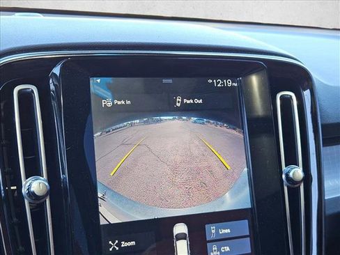 Used 2019 Volvo XC40 T5 Momentum image 11