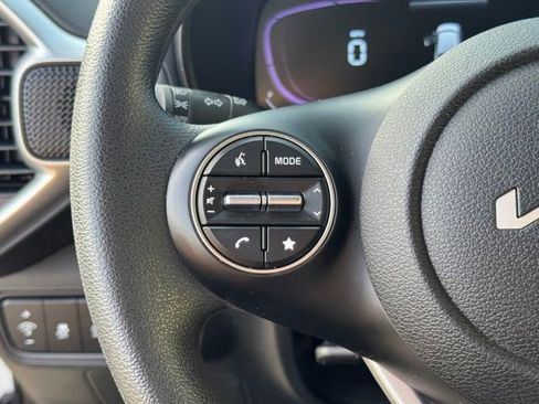 Certified 2025 Kia Soul LX w/ LX Technology Package FWD image 27