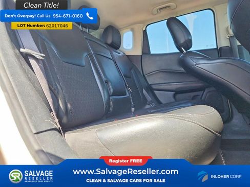 Used 2019 Jeep Compass Latitude FWD image 15