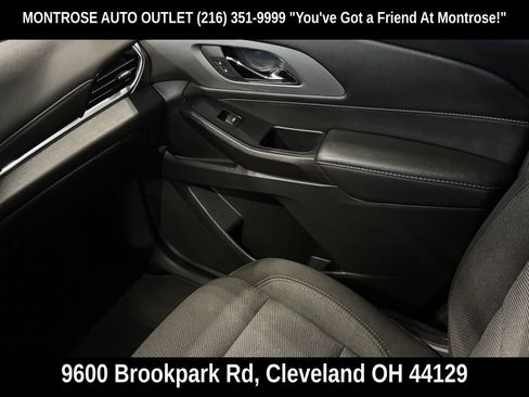 Used 2023 Chevrolet Traverse LT FWD image 41