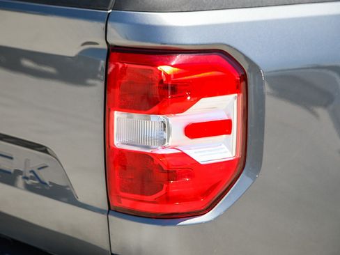 Used 2023 Ford Maverick XLT FWD image 9