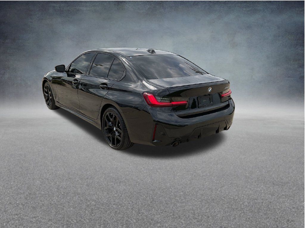 Used 2025 BMW 330i Sedan w/ M Sport Package RWD image 5