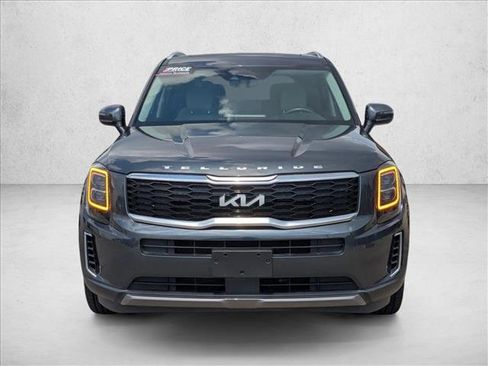 Used 2022 Kia Telluride EX w/ EX Premium Package image 2