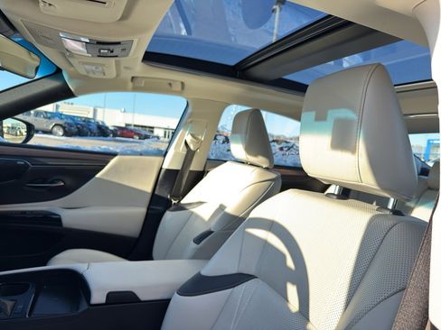 Used 2024 Lexus ES 350 Ultra Luxury w/ Accessory Package (Z1) image 26