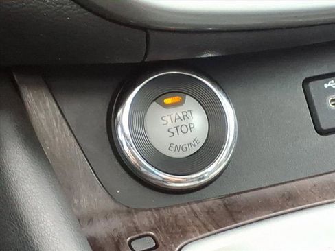 Used 2021 Nissan Murano Platinum w/ Cargo Package image 18