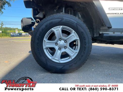 Used 2009 Jeep Wrangler Unlimited X image 17