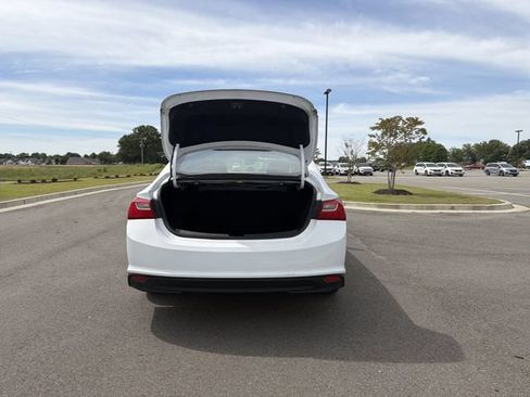 Used 2023 Chevrolet Malibu LT FWD image 18
