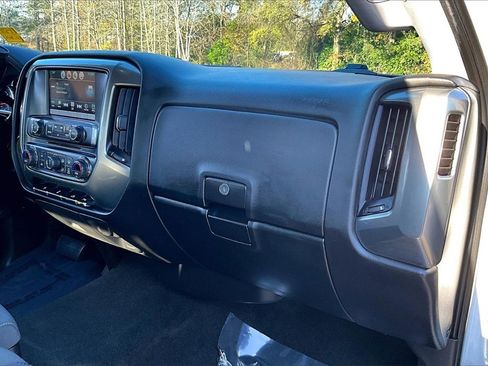 Certified 2018 Chevrolet Silverado 1500 LT w/ LT Fleet Convenience Package image 23
