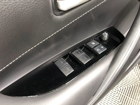 Used 2022 Toyota Corolla SE image 13