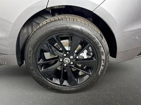 New 2026 Jaguar F-PACE R-Dynamic S image 33