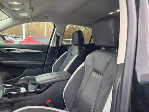 Certified 2025 Buick Envision Sport Touring image 21