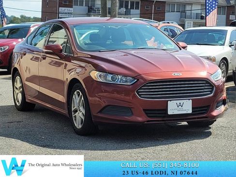Used 2014 Ford Fusion SE image 1