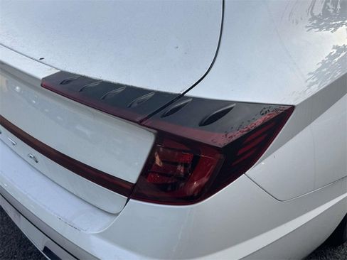 Certified 2022 Hyundai Sonata SE w/ Cargo Package image 6