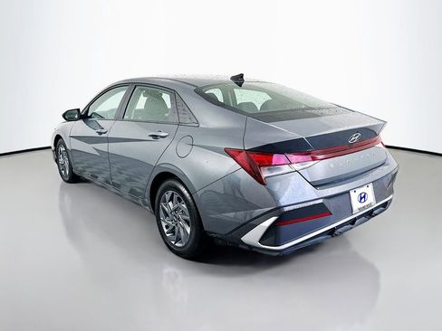 Certified 2024 Hyundai Elantra SEL image 7