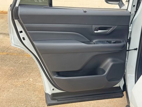 Used 2024 Toyota Grand Highlander FWD image 46