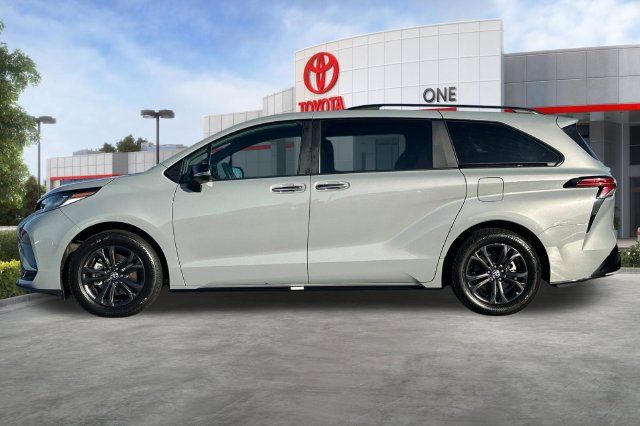 Certified 2025 Toyota Sienna XSE w/ XSE Premium Package AWD/4WD image 9