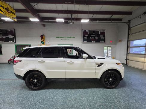 Used 2017 Land Rover Range Rover Sport SE AWD/4WD image 5