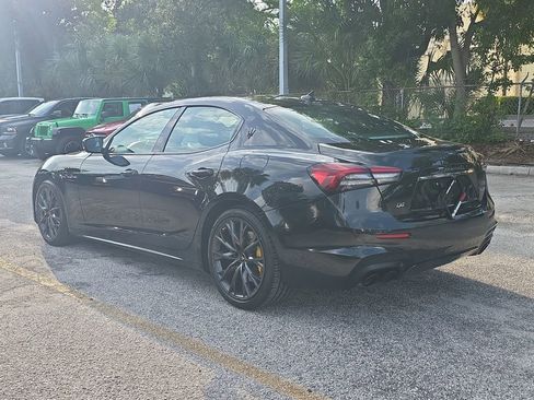 Used 2022 Maserati Ghibli Modena Q4 AWD/4WD image 6
