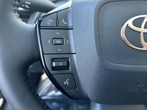 Used 2025 Toyota Prius AWD image 17