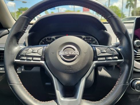 Used 2023 Nissan Altima 2.5 SR FWD image 17
