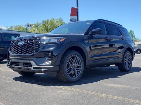 New 2026 Ford Explorer ST-Line AWD/4WD image 3