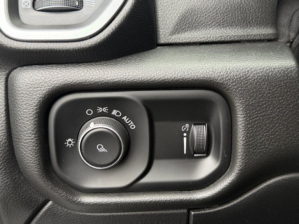Used 2021 RAM 2500 Big Horn AWD/4WD image 24