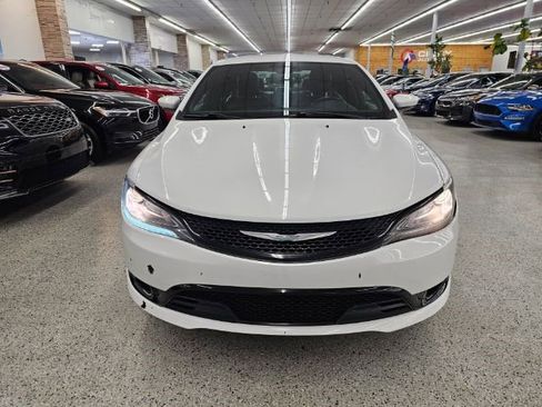 Used 2015 Chrysler 200 S w/ Comfort Group image 2