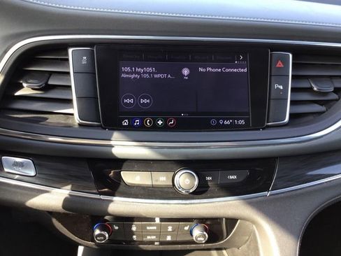 Used 2020 Buick Enclave Essence image 25