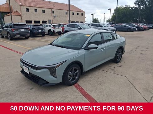 Used 2025 Kia K4 FWD image 1