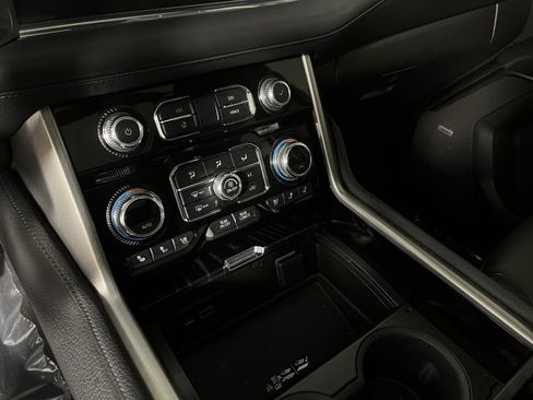 Used 2021 GMC Yukon Denali image 16