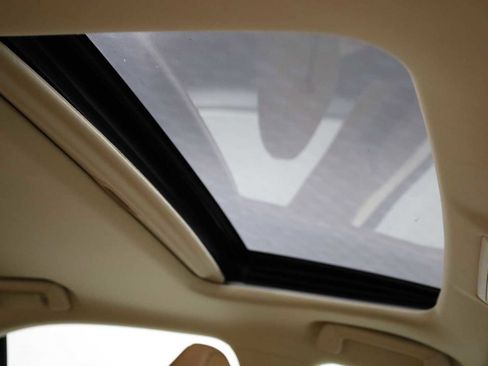 Used 2016 Lexus IS 200t image 19