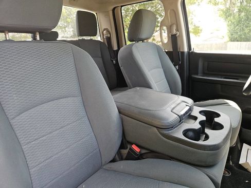 Used 2014 RAM 1500 Express RWD image 18