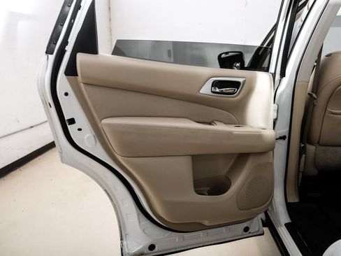 Used 2017 Nissan Pathfinder SL FWD image 55