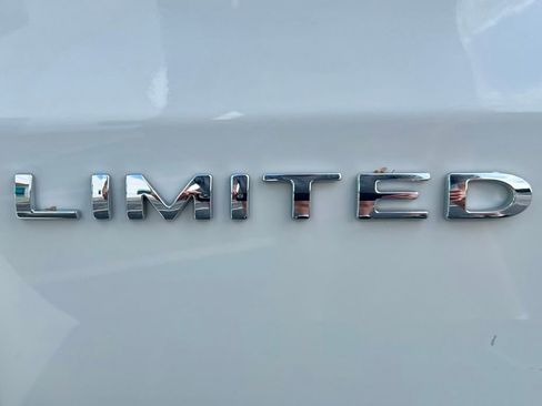 Used 2021 Ford Expedition Limited image 14