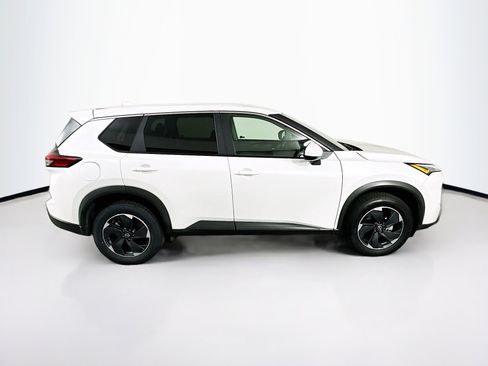 Used 2025 Nissan Rogue SV image 10