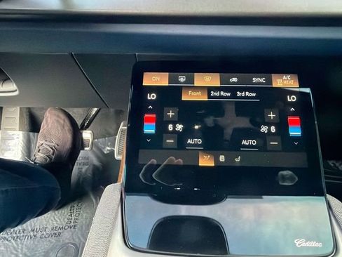 Used 2026 Cadillac Vistiq Premium Luxury image 22