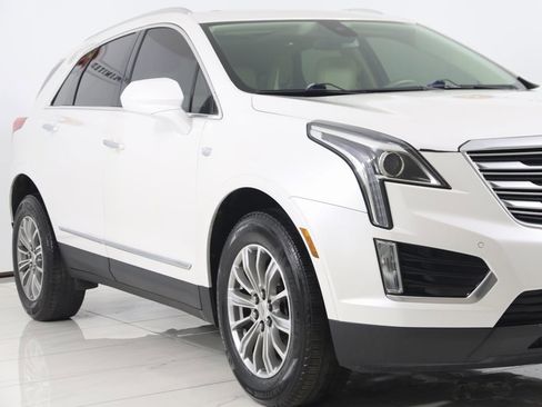 Used 2017 Cadillac XT5 Luxury w/ Driver Awareness Package image 38