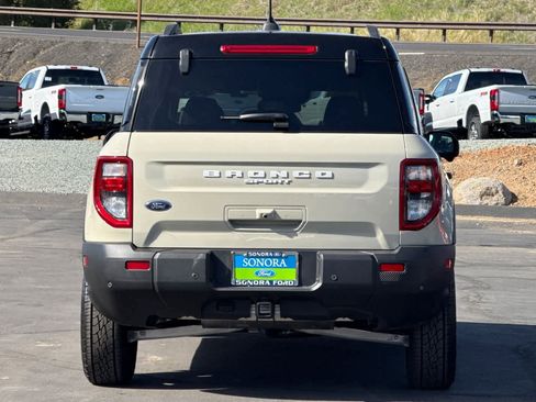 Used 2025 Ford Bronco Sport Badlands image 5