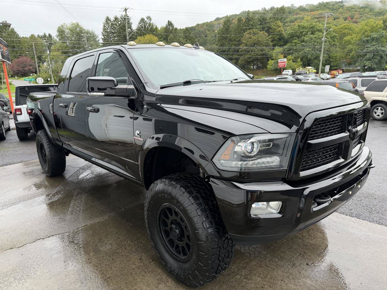Used 2014 RAM 2500 Laramie w/ Black Appearance Group AWD/4WD image 3