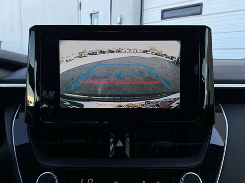 Used 2025 Toyota Corolla LE image 27