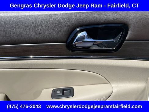 Used 2019 Jeep Grand Cherokee Overland AWD/4WD image 29
