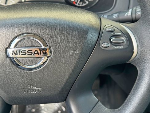 Used 2020 Nissan Pathfinder S FWD image 20
