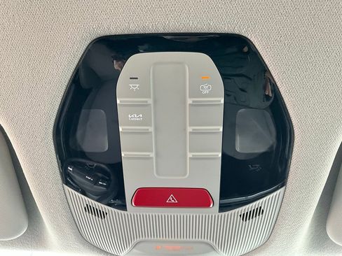 Used 2025 Kia K4 LXS image 16