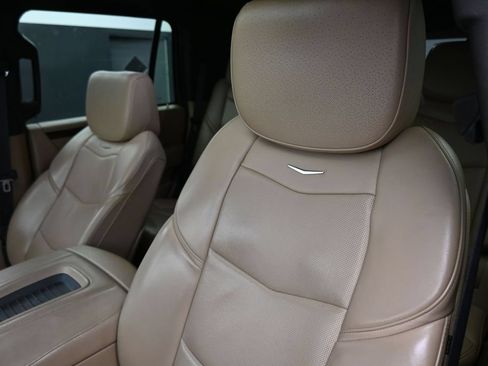 Used 2019 Cadillac Escalade Platinum AWD/4WD image 12