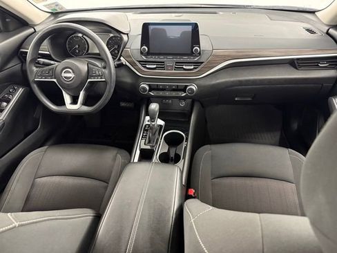 Used 2024 Nissan Altima 2.5 SV image 15