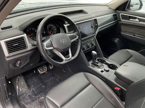 Used 2021 Volkswagen Atlas SE image 4