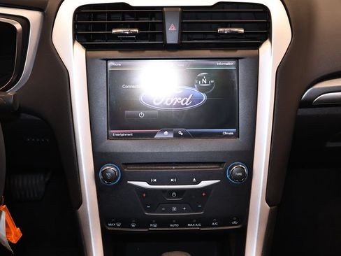 Used 2013 Ford Fusion SE FWD image 25