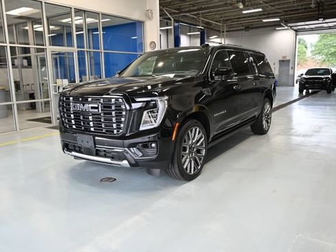 New 2026 GMC Yukon XL Denali Ultimate w/ LPO, Floor Liner Package AWD/4WD image 9