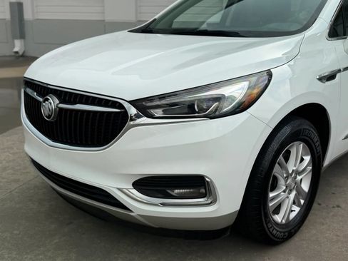 Used 2021 Buick Enclave Essence AWD/4WD image 2