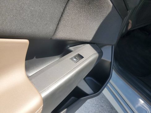 Used 2025 BMW X3 xDrive30i w/ Premium Package AWD/4WD image 19